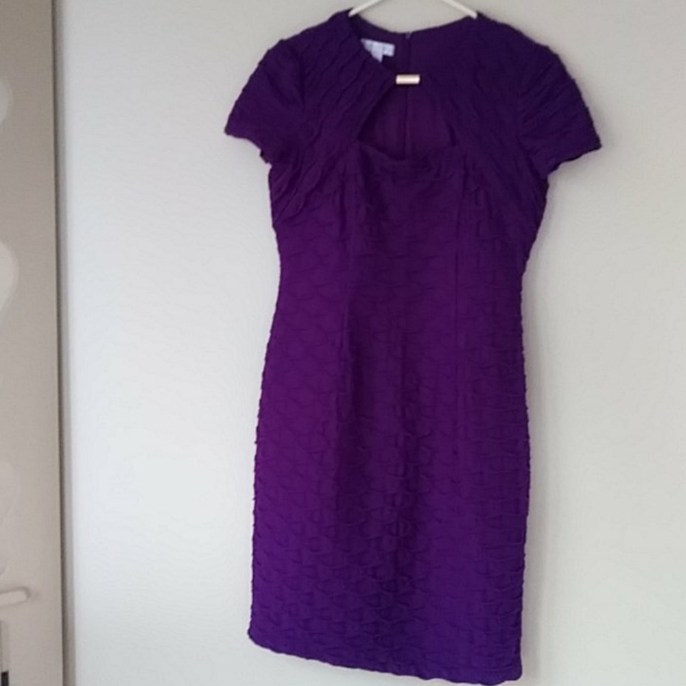 London Times Stretch Triangular Neckline Dress